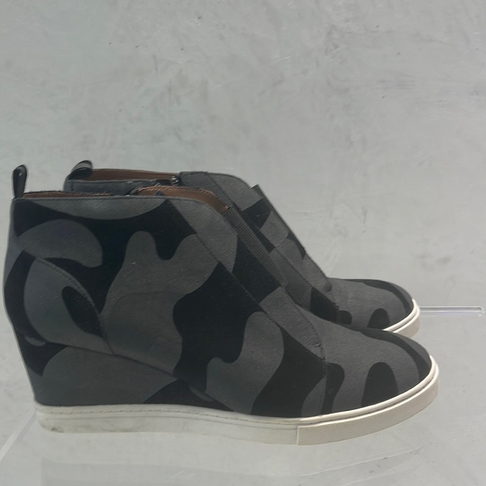 Linea Paolo velvet wedge heeled shoes 10 like new